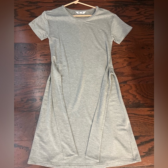 ⭐️ BB Dakota by Steve Madden Women’s Tie Waist Gray T-shirt Dress - Picture 2 of 4